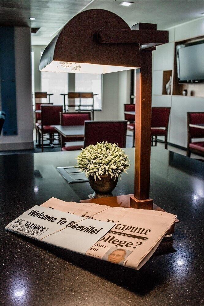 Holiday Inn Express And Suites Beeville By Ihg Экстерьер фото