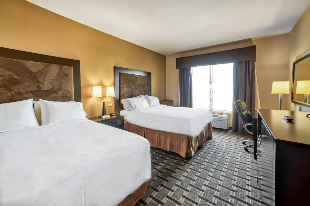 Holiday Inn Express And Suites Beeville By Ihg Экстерьер фото