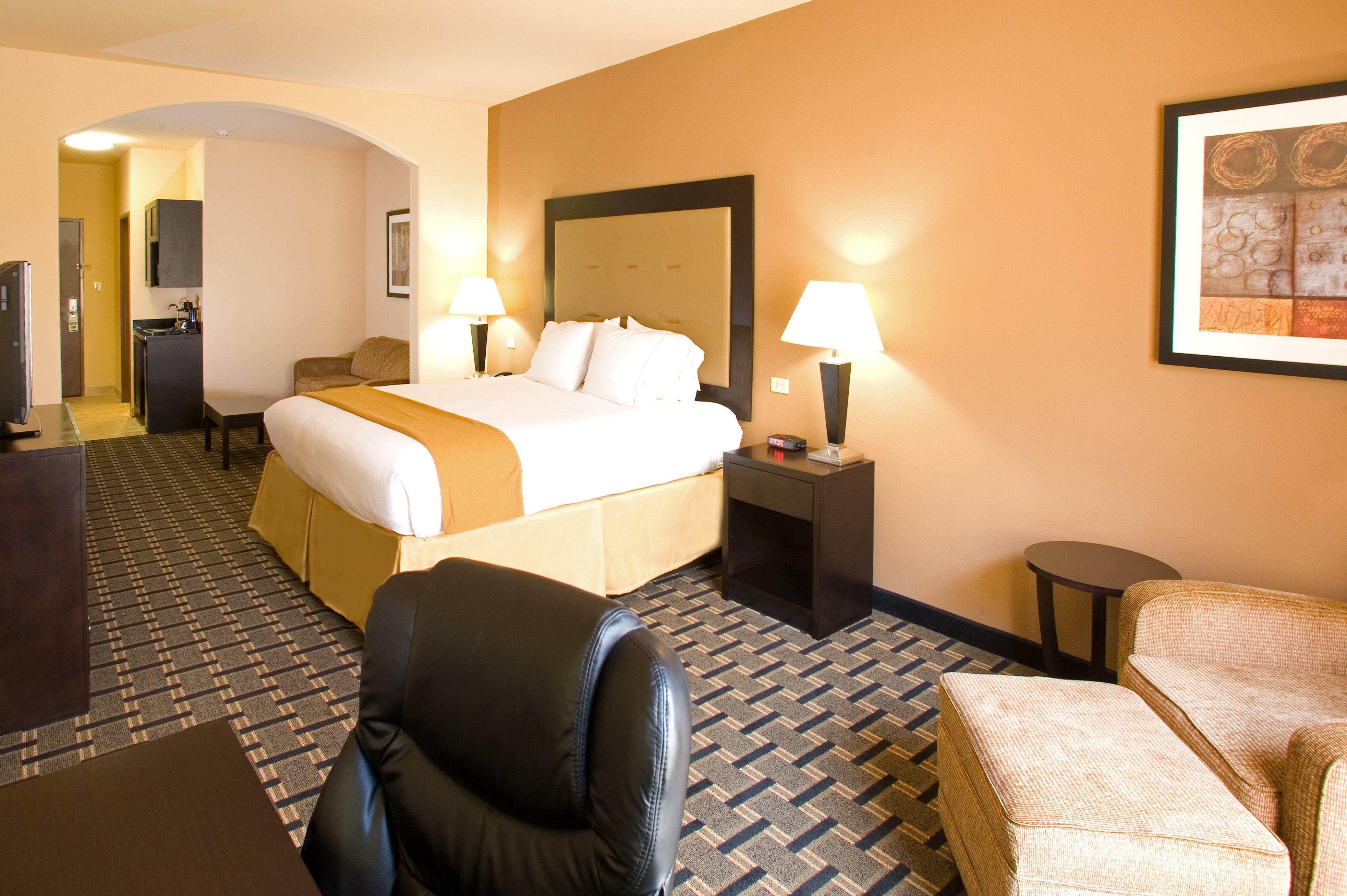 Holiday Inn Express And Suites Beeville By Ihg Экстерьер фото